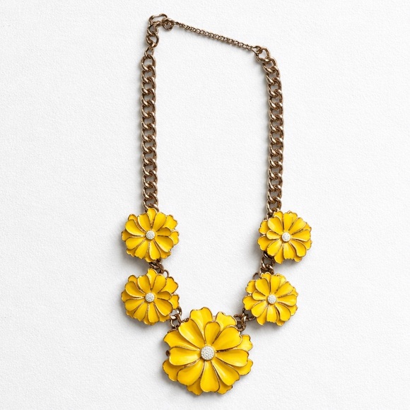 🛍️ Yellow gold floral chain adjustable choker costume jewelry necklace - Picture 3 of 7